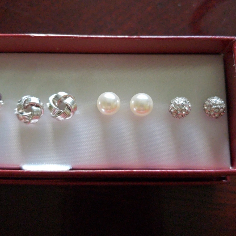 Earrings set - Picture 5 of 6